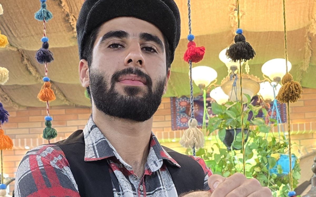 تصویر با کیفیت شماره 9 - هنرمند شهید علیرضا غرباوی